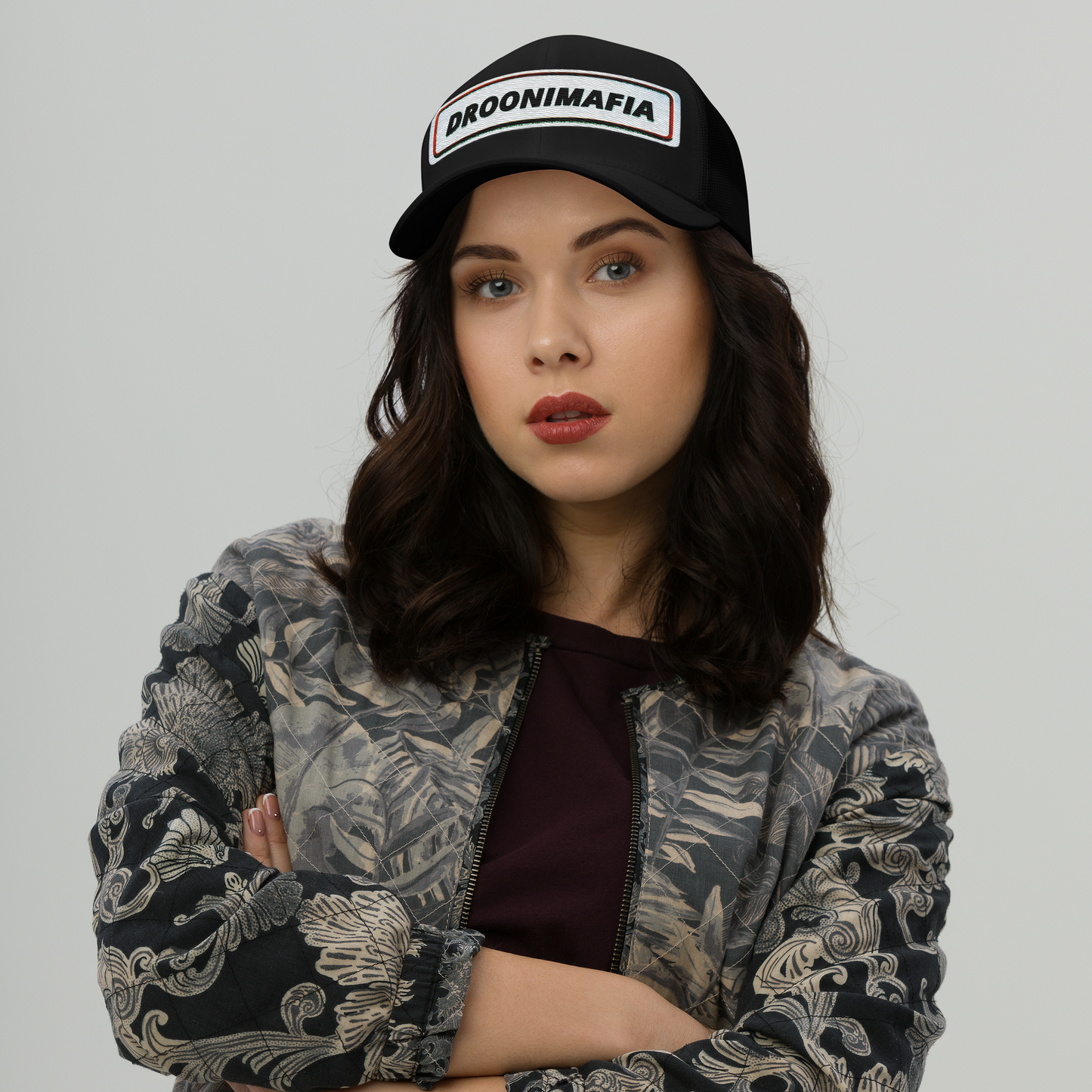 Droonimafia I Retro trucker-snapback lippis –  brodeerattu