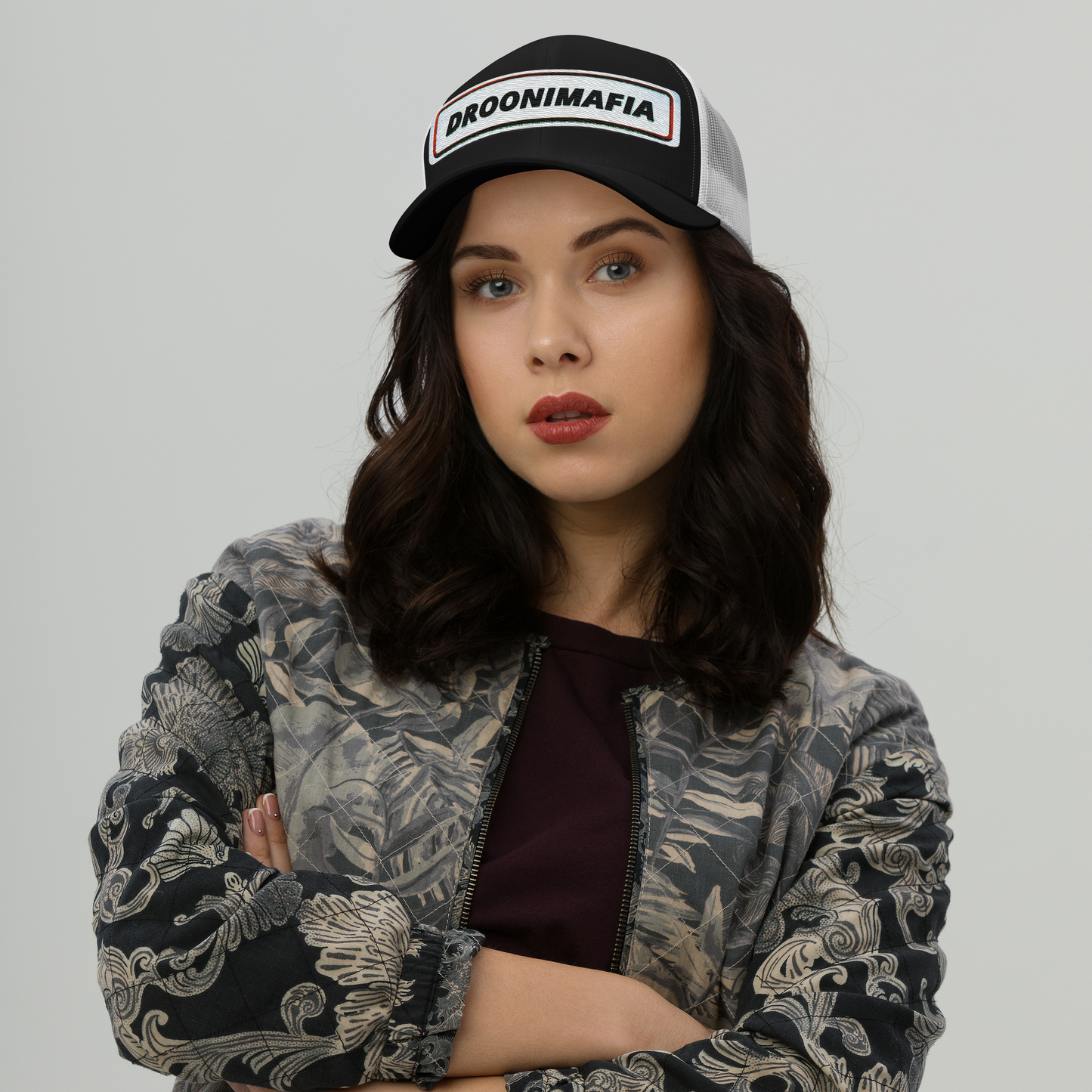 Droonimafia I Retro trucker-snapback lippis –  brodeerattu