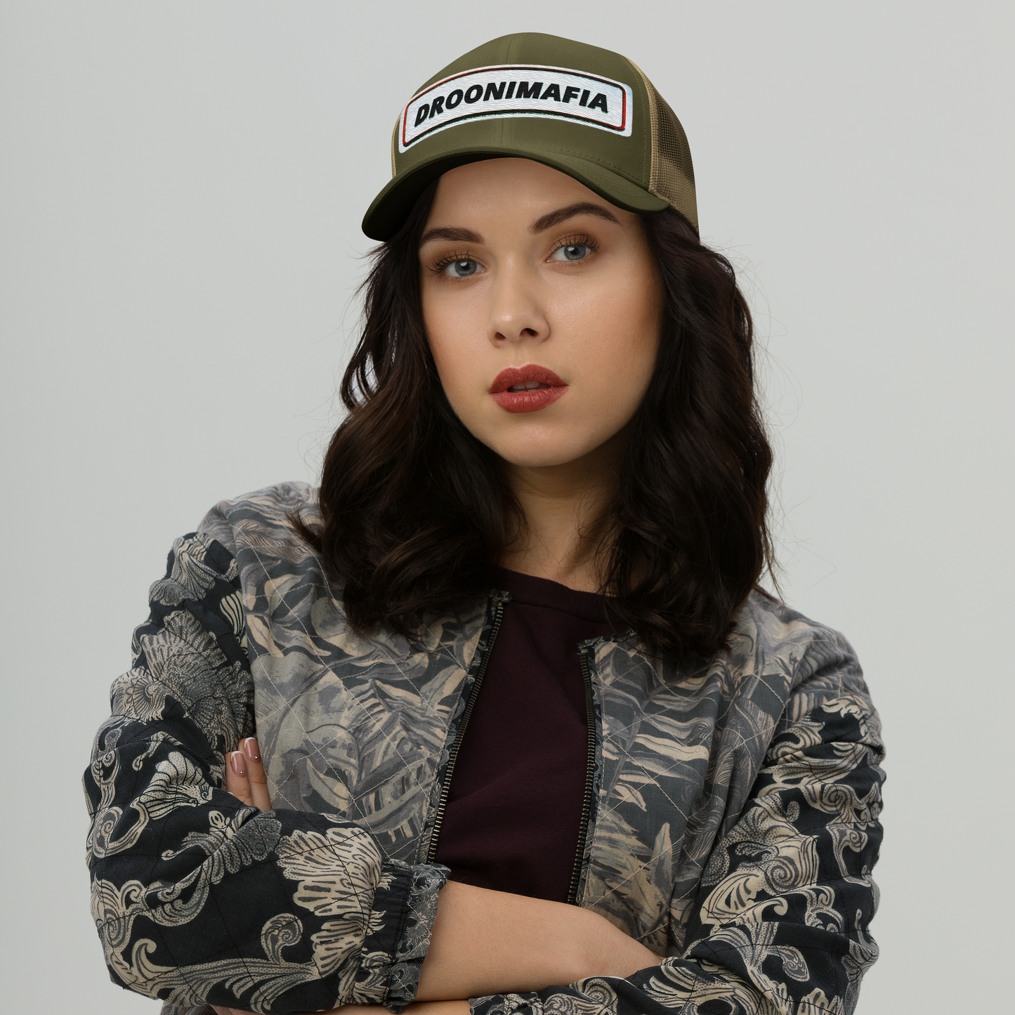 Droonimafia I Retro trucker-snapback lippis –  brodeerattu